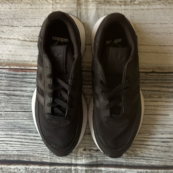 Adidas Original Retropy F2J CBlack/FTWWHT NOIESS Kid Size 5 - Picture 3 of 12